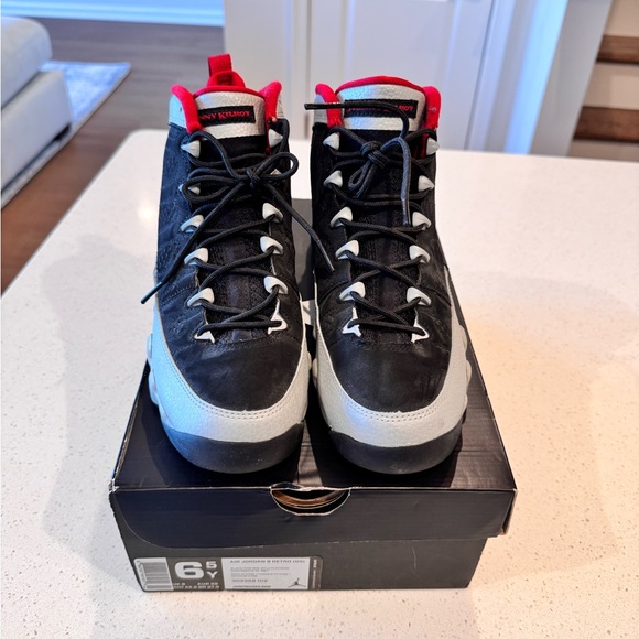 Air Jordan 9 Retro Johnny Kilroy, men size 6.5, women’s size 8